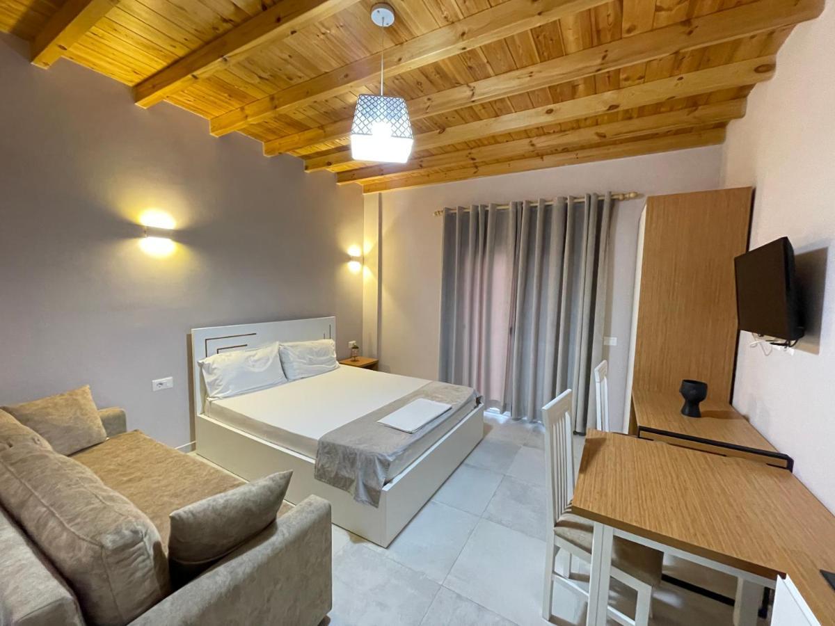 Maison Apartments Vlorë Buitenkant foto