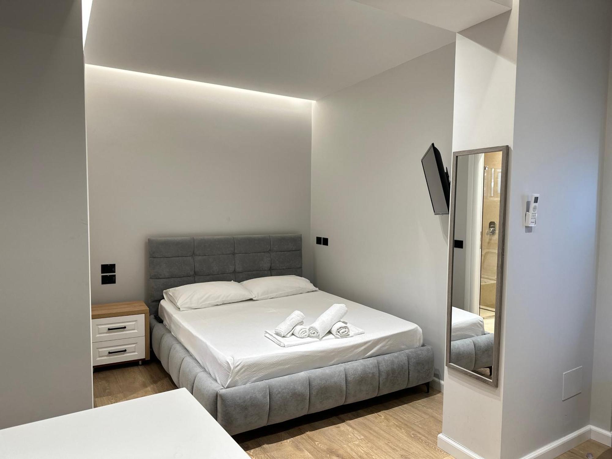 Maison Apartments Vlorë Buitenkant foto
