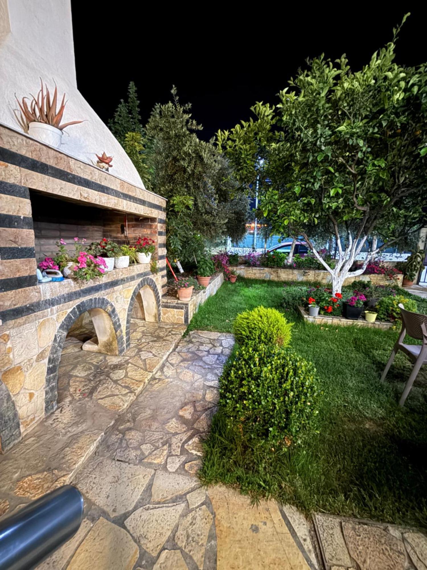 Maison Apartments Vlorë Buitenkant foto